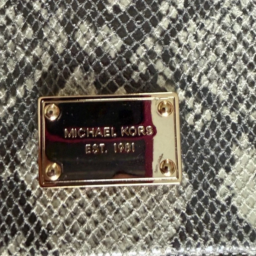 Michael Kors Snakeskin Embossed Zip‎ Around Tablet Case Grey Cream Gold Logo